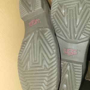 UGG (NOT FOR SALE)